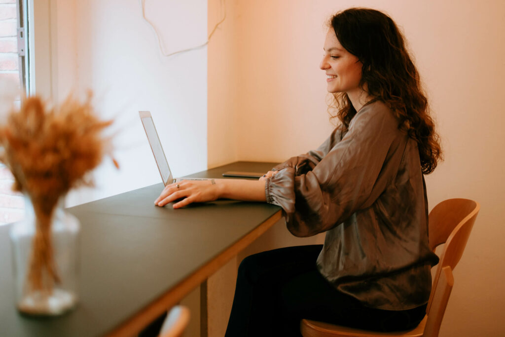 accompagnement reconversion professionnelle
retrouver du sens dans sa vie
trouver sa voie professionnelle
psychothérapeute reconversion Toulouse
coach reconversion professionnelle
ikigai et sens de la vie
accompagnement pour femmes et hommes en quête de sens
équilibre vie pro et perso
retrouver confiance, sérénité et clarté
coaching de vie aligné et bienveillant développement personnel reconnexion à soi et à ses émotions libération émotionnelle et confiance en soi accompagnement bien-être et sérénité vie alignée, épanouie et inspirante transition professionnelle consciente psychologie positive et pleine conscience mission de vie et transformation intérieure accompagnement thérapeutique holistique voyage intérieur et connaissance de soi
séance visio, en ligne , cabinet Toulouse